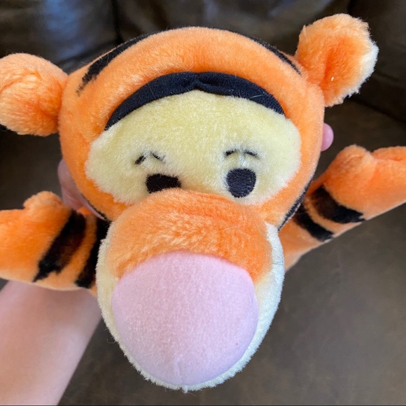 Mattel Arcotoys Tigger Hand Puppet Disney EUC - Picture 6 of 10